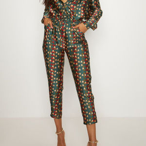 BRAND NEW-Green Chevron Print Cigarette Pants